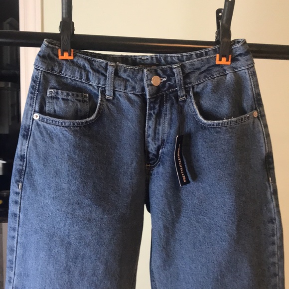 Pretty Little Thing Medium Blue Wide Leg Turn Up Hem Jeans - Picture 4 of 16